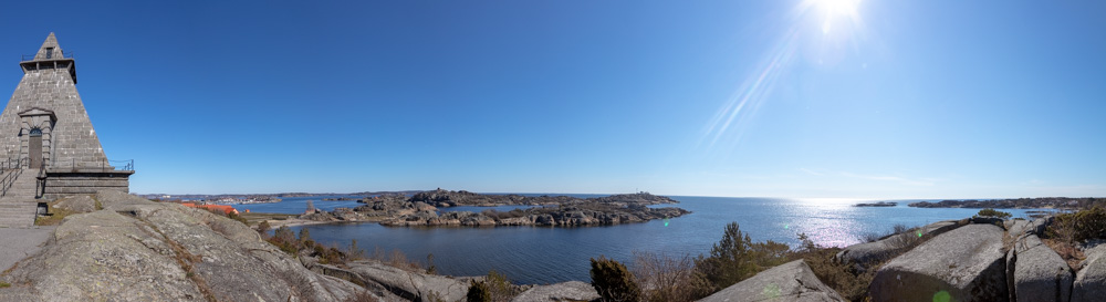 På bare knauser ut mot det store havet. (Foto: Lars Henrik Millert)